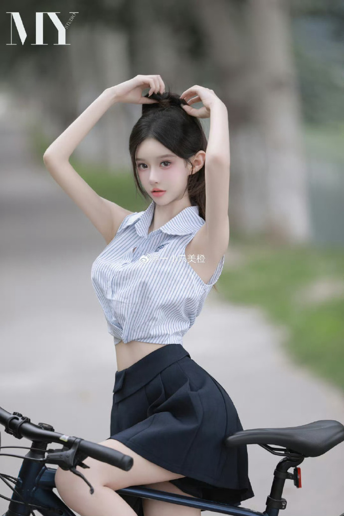 明亮色调下的战争
